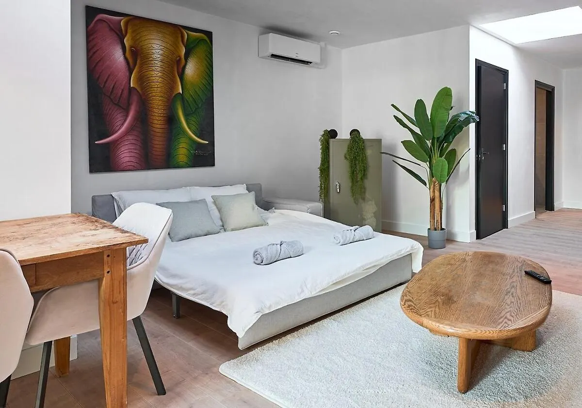 The Vault - Eindhoven - By T&S Apartamento